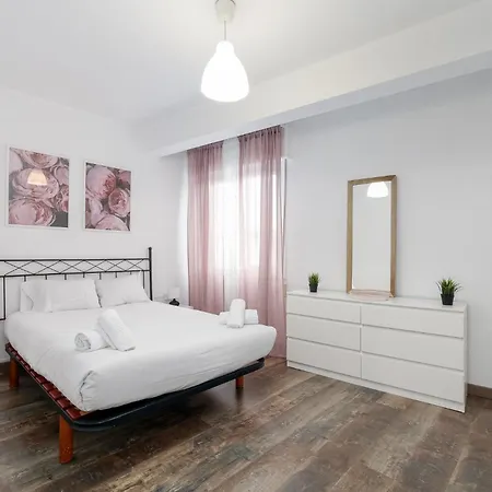 Diafano, Amplio Y Luminoso By Porriño