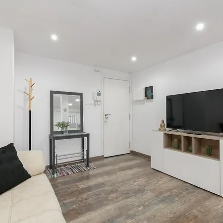 Diafano, Amplio Y Luminoso By アパート